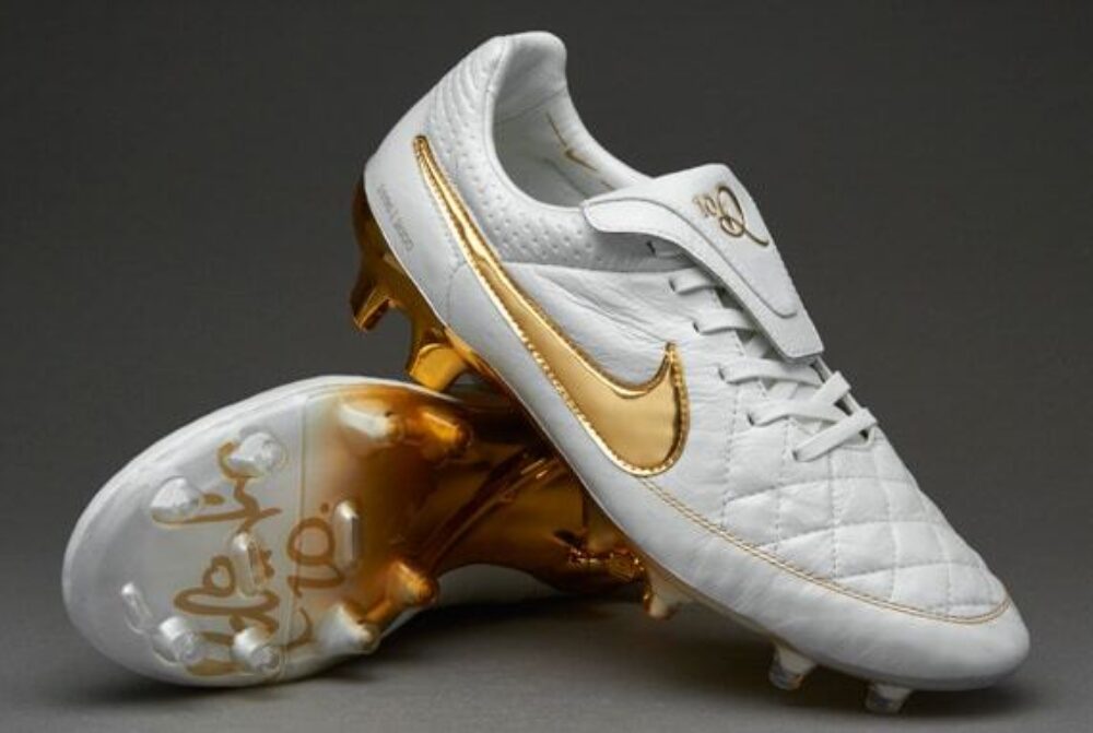 Actufoot • Nike Tiempo Ronaldinho 10R